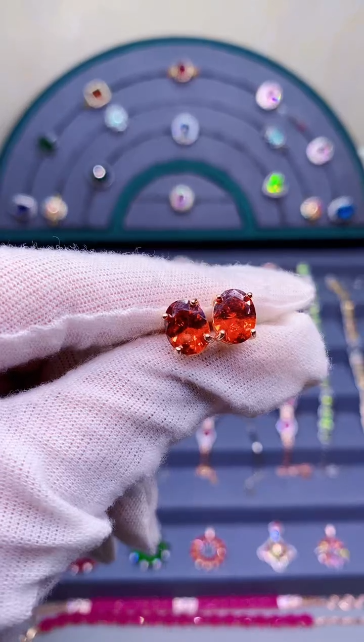 【闪购商品】石榴石耳饰银S925镶嵌25