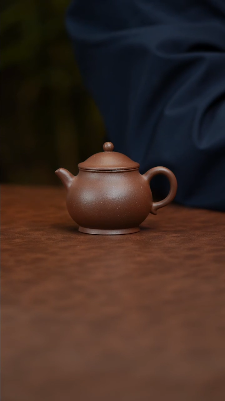 茶壶紫砂氧*桶跳砂瑕疵的 台西底槽清 潘壶 100CC