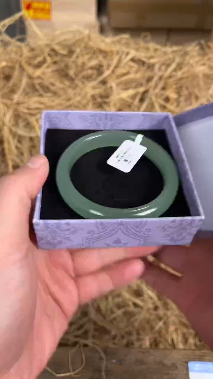 未镶嵌手镯石英质玉编号M-203