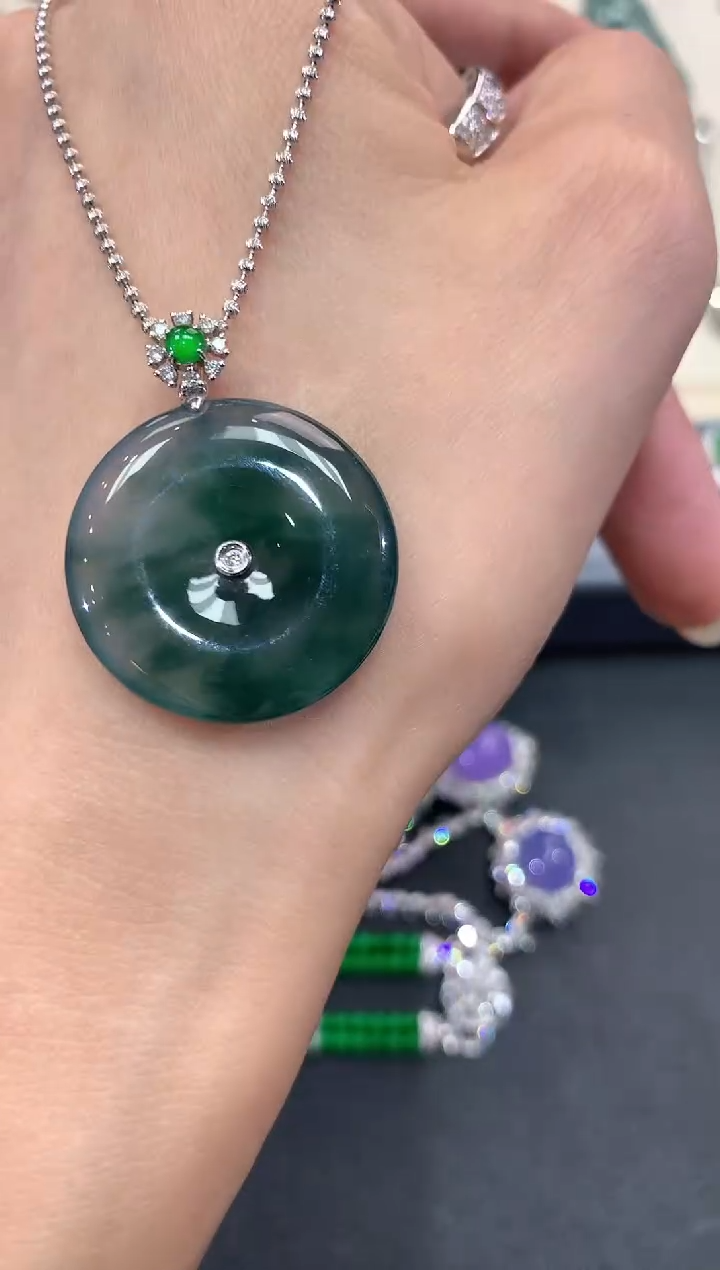 【闪购商品】翡翠吊坠(不含链)18K金镶嵌w4