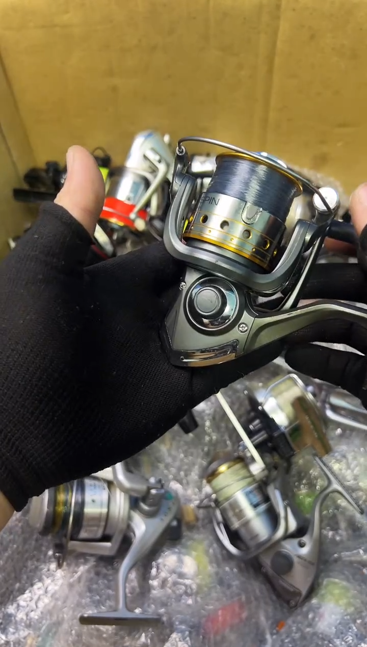 l*s微瑕钓鱼轮，直播间讲解为准，看清楚再拍，如有拆卸不退换