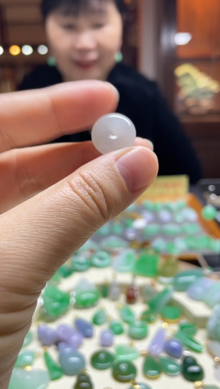 【闪购商品】翡翠颈饰未镶嵌平安扣