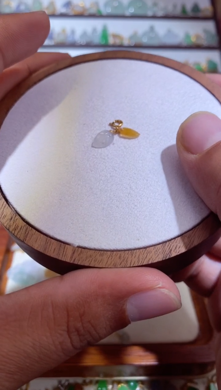 吊坠(不含链)18K金镶嵌翡翠11111