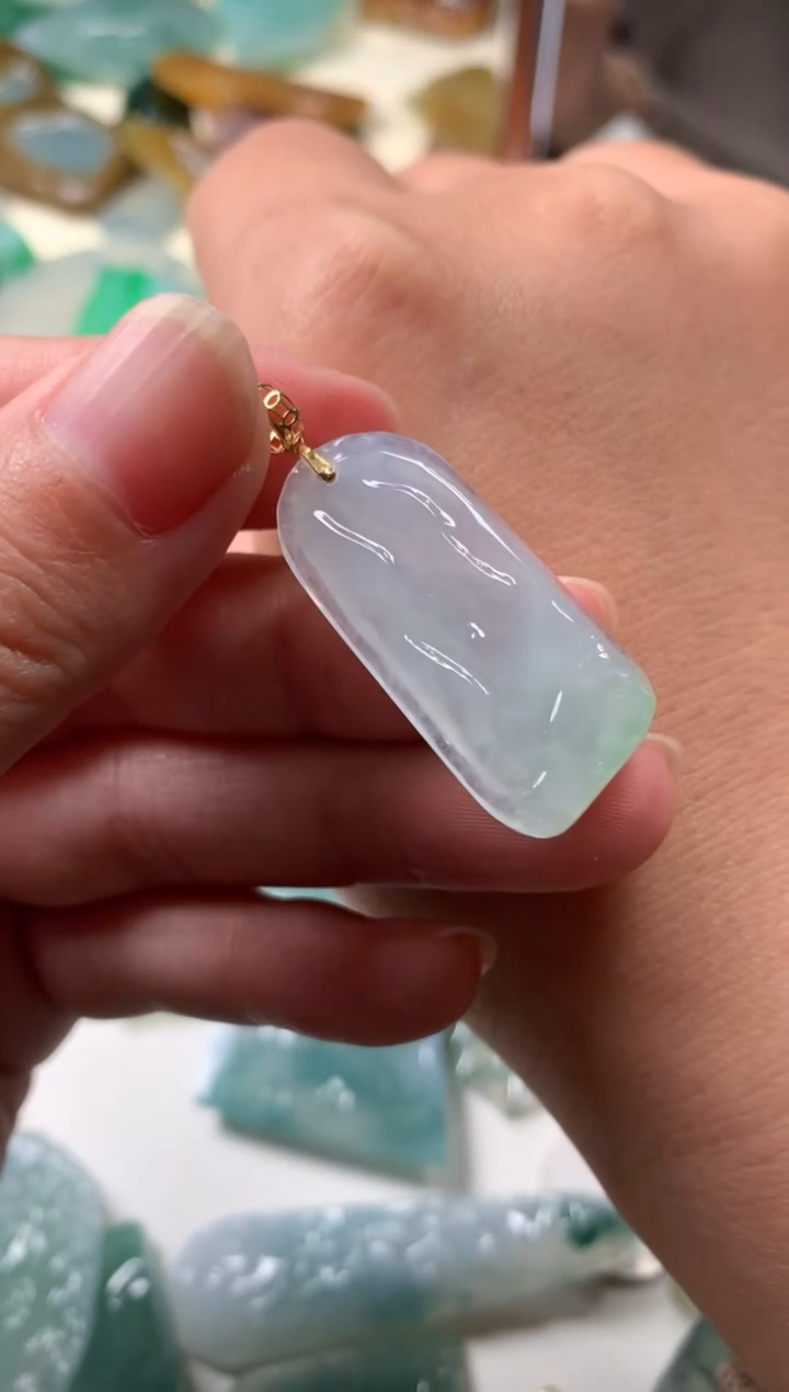 【闪购商品】翡翠颈饰18K金镶嵌吊坠