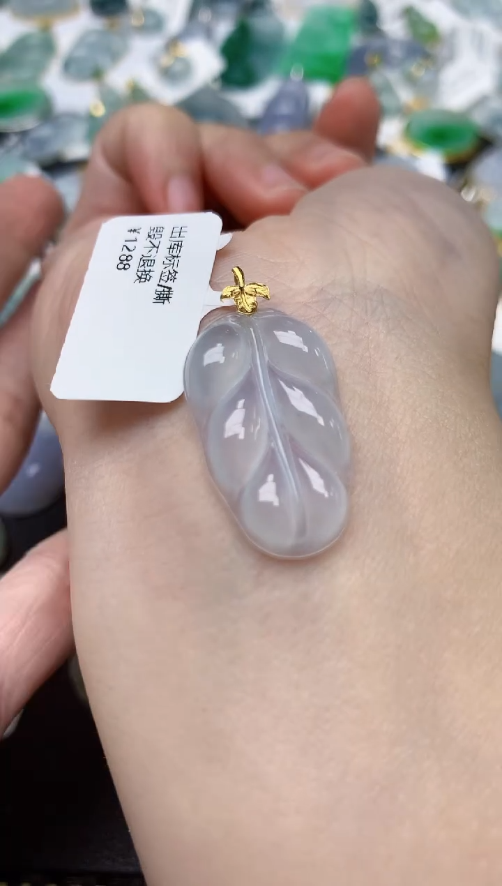 颈饰18K金镶嵌翡翠天然缅甸A货翡翠