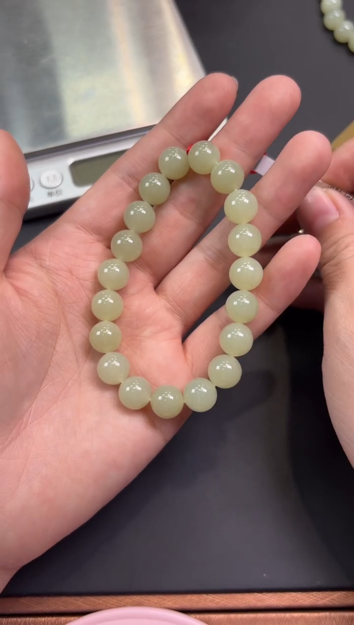 【闪购商品】和田玉手串未镶嵌且末微色差近矿卡10