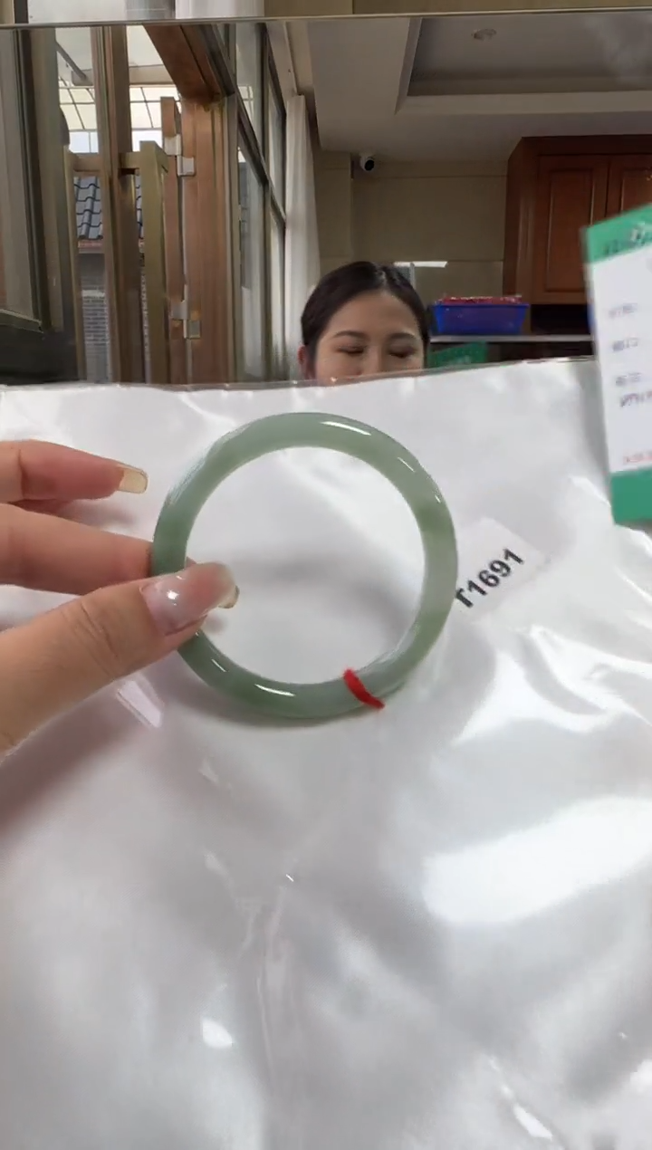 未镶嵌手镯翡翠A货手镯/微瑕