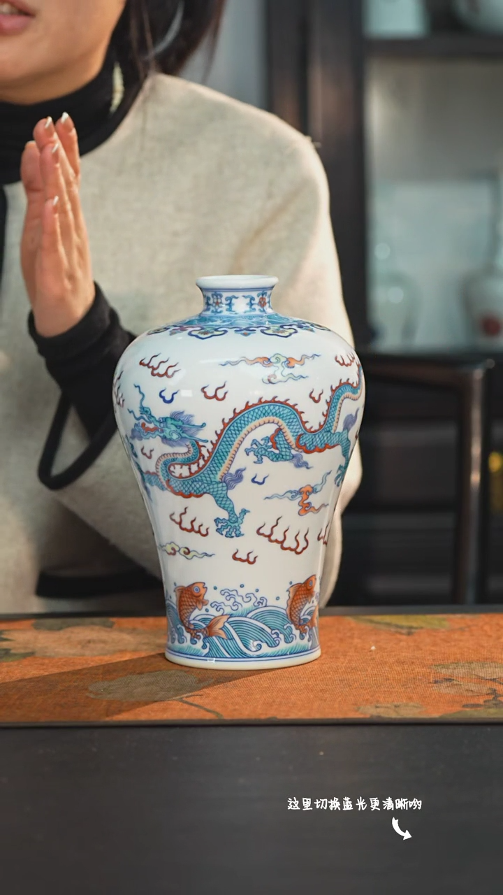 【闪购商品】馆藏级斗彩女将军—涂杏花大师