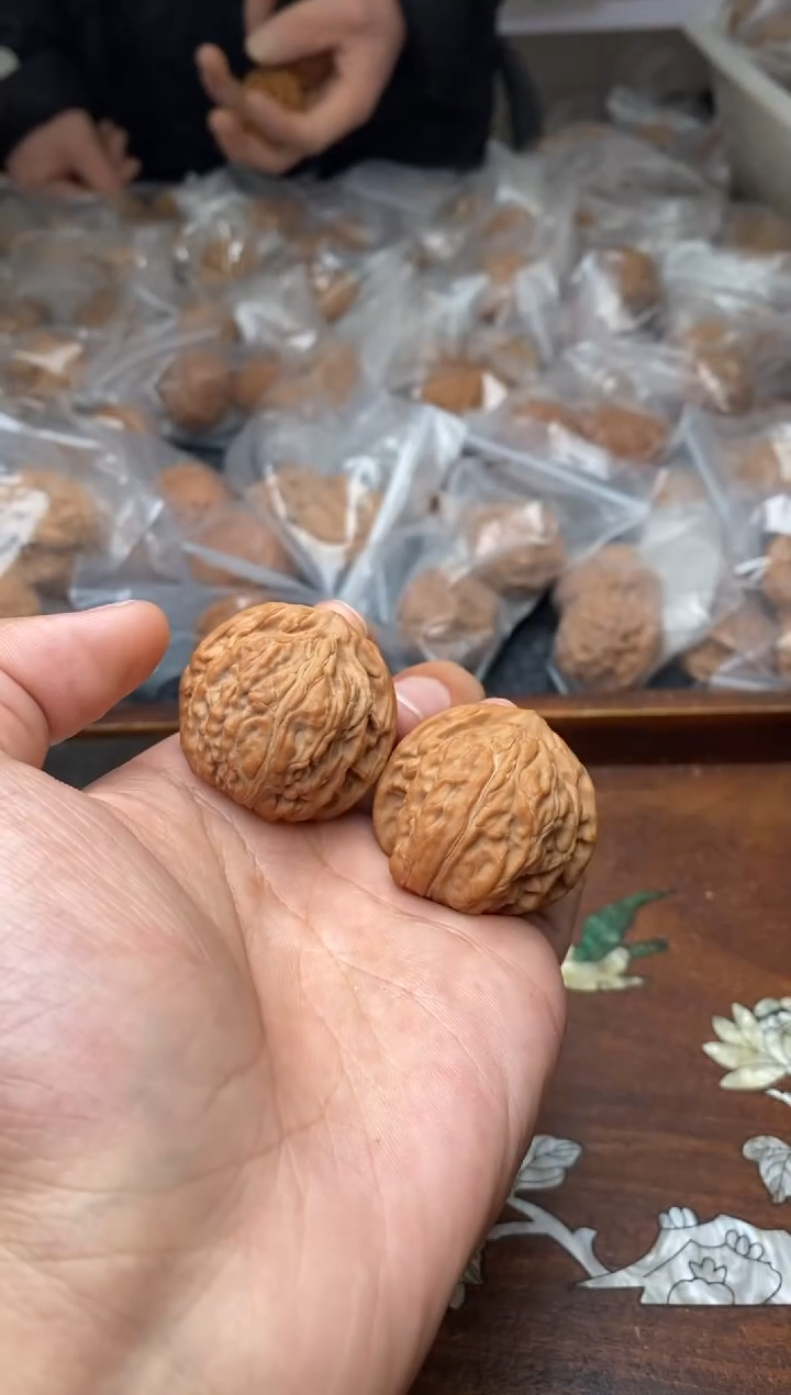 【闪购商品】文玩核桃吊坠A32号35尺龙珠