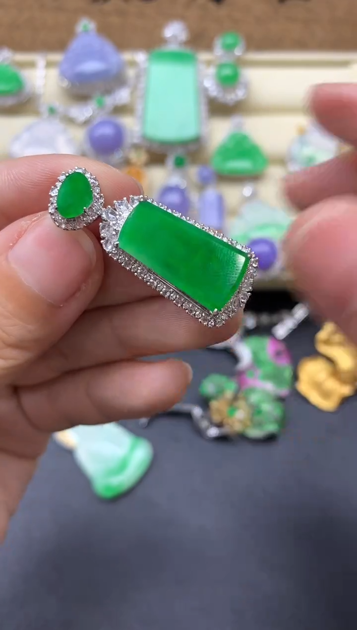 【闪购商品】翡翠颈饰18K金镶嵌660-中国好珍宝