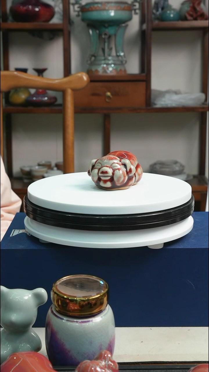 钧瓷钧红釉生肖猪摆件