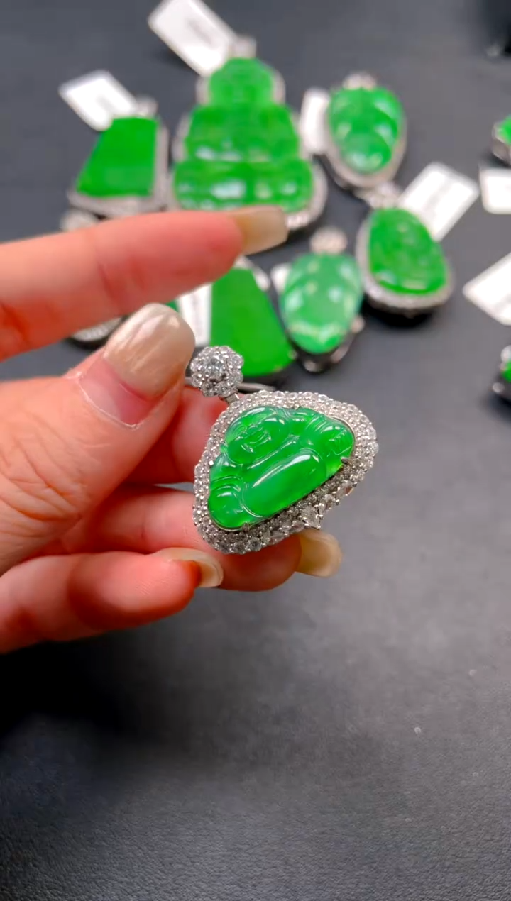 颈饰银S925镶嵌翡翠吊坠