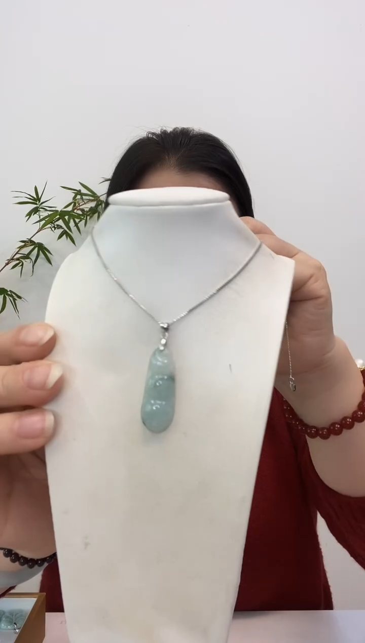 【闪购商品】翡翠颈饰银S925镶嵌小福豆赠合金链