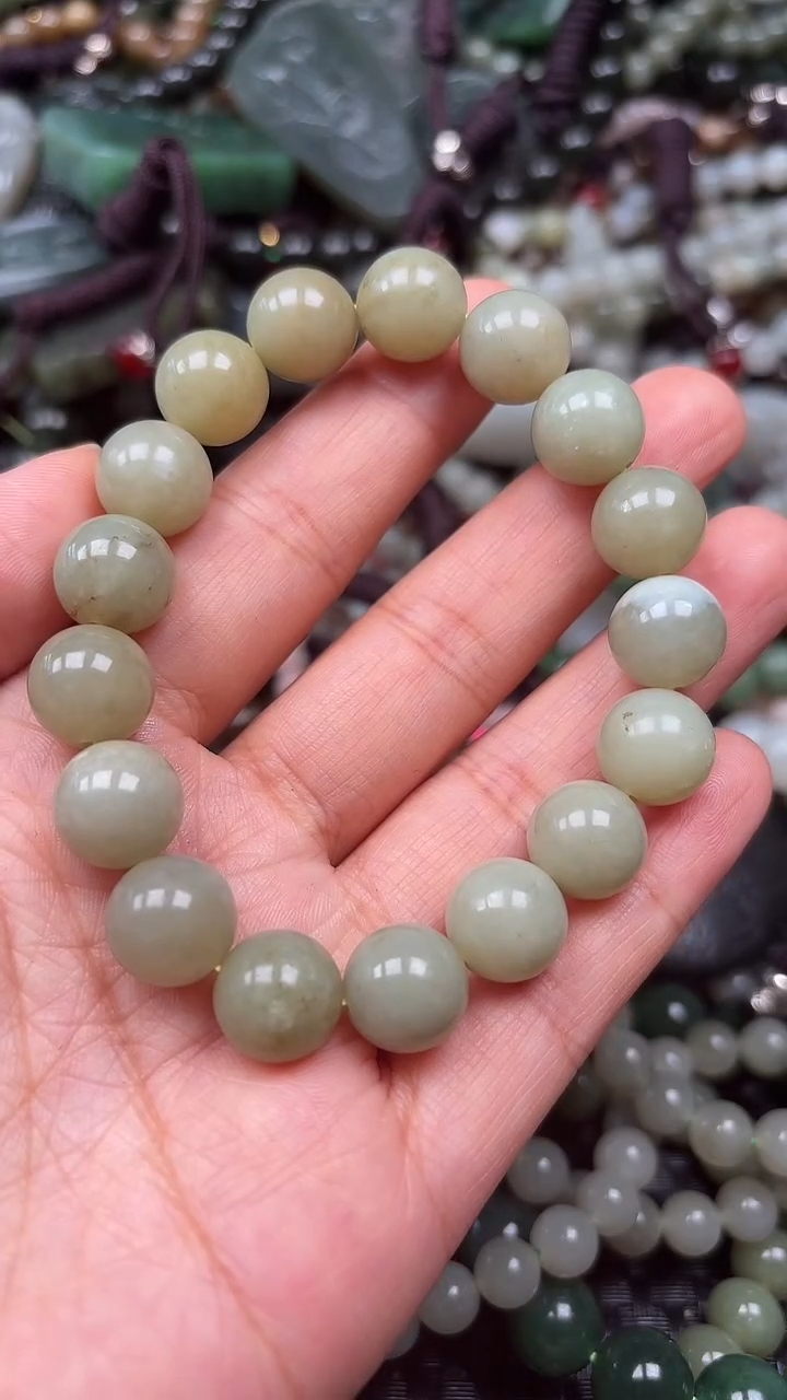 和田玉未镶嵌颈饰1