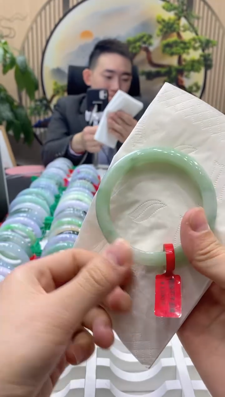 【闪购商品】翡翠手镯未镶嵌0000015504