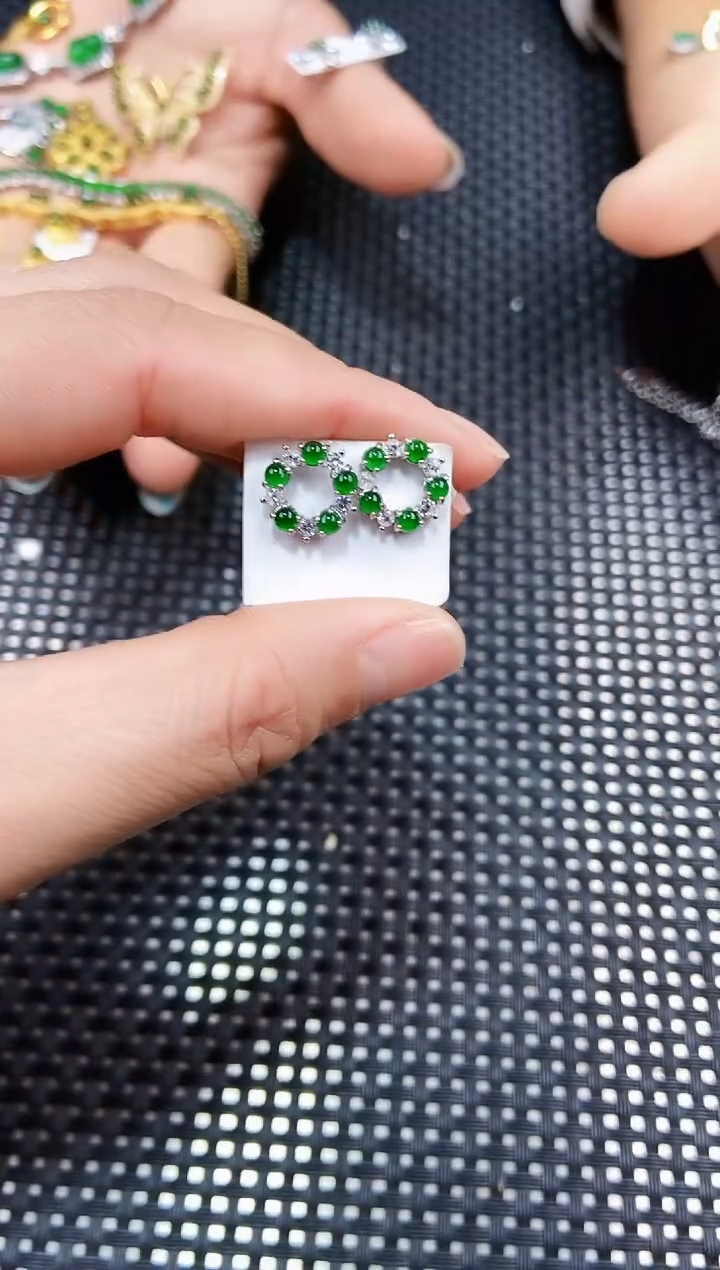 【闪购商品】翡翠耳饰未镶嵌11111111