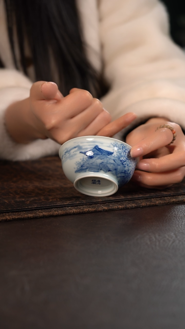 【闪购商品】杯尾款HLX陶瓷写意山水高脚普洱杯 随机