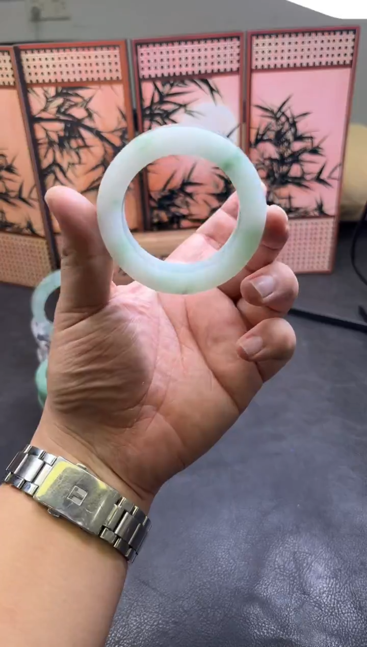 未镶嵌手镯定制翡翠小*母手镯