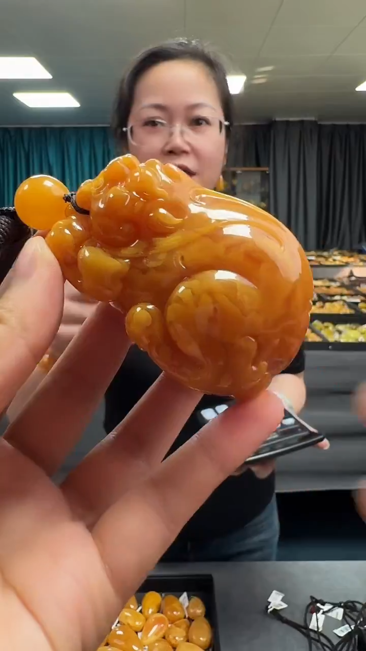 琥珀吊坠(不含链)未镶嵌艳天然保真蜜蜡貔貅套装（送绳子）