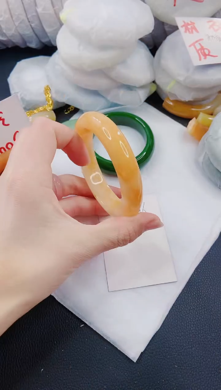 【闪购商品】石英质玉手镯未镶嵌J276-63-64