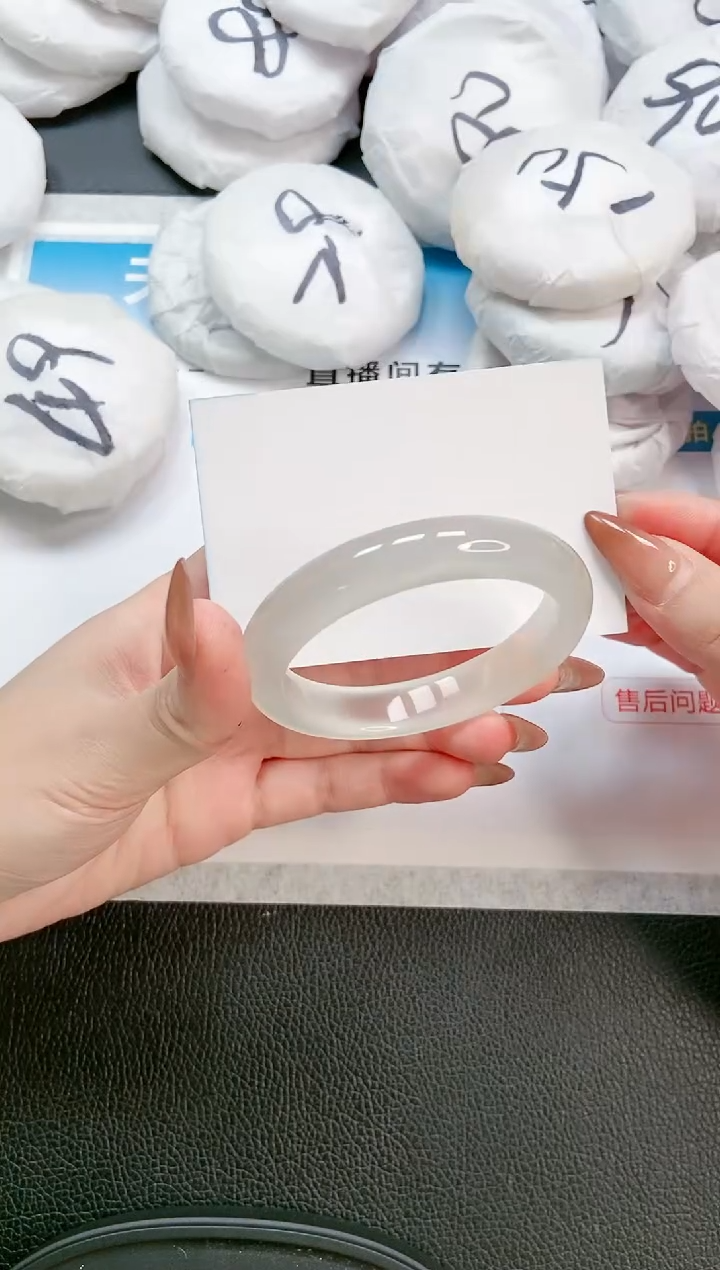 【闪购商品】石英质玉手镯未镶嵌 13L66-54