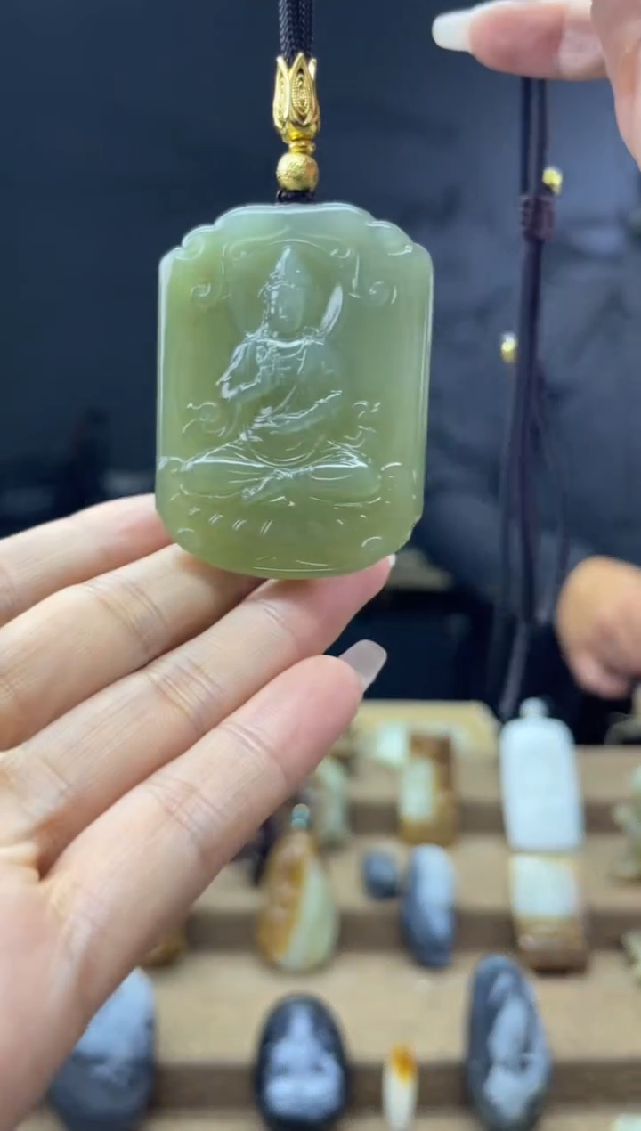 颈饰未镶嵌和田玉1