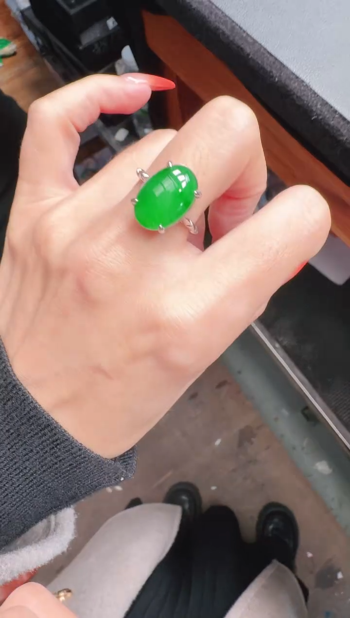 未镶嵌定制翡翠翡翠A货有轻微色差属于正常现象，戒指1