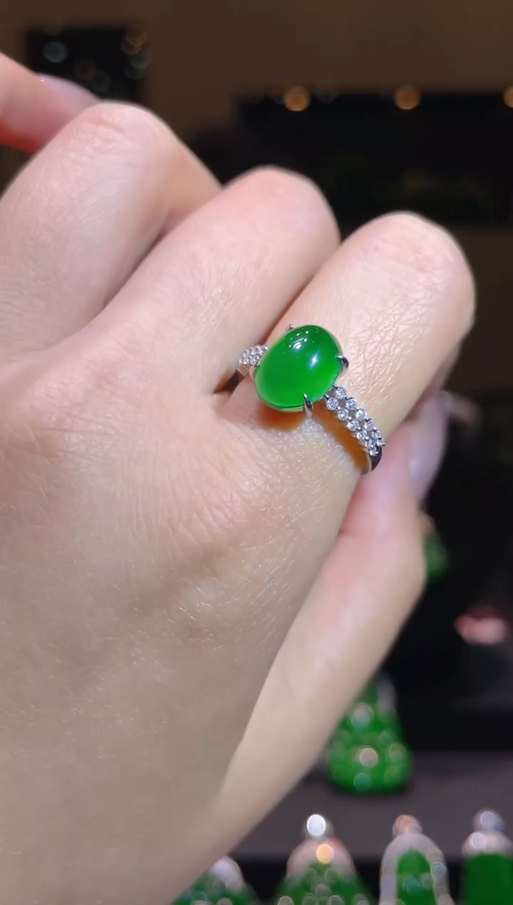 【闪购商品】翡翠吊坠(不含链)18K金镶嵌A48