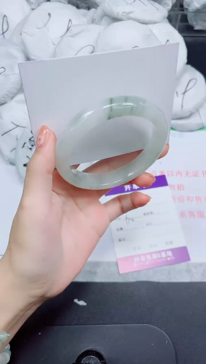 石英质玉手镯未镶嵌101-60