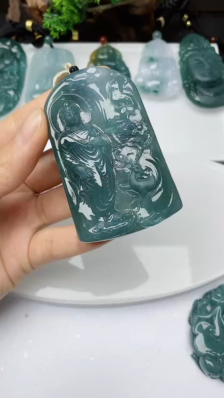 【闪购商品】翡翠颈饰未镶嵌