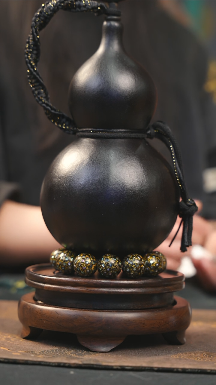 【闪购商品】YN176大漆酒葫芦不包手串及旋转底座