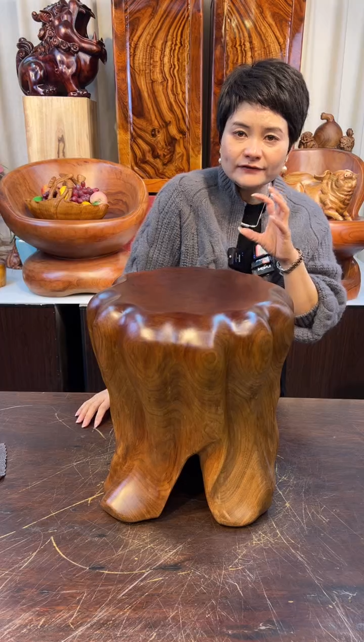 【闪购商品】稳定木黑胡桃创意凳子