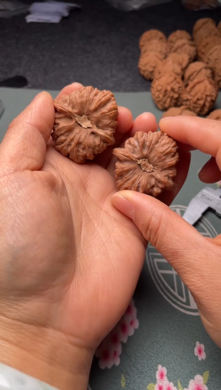 把件文玩核桃w174  凹底 39尺