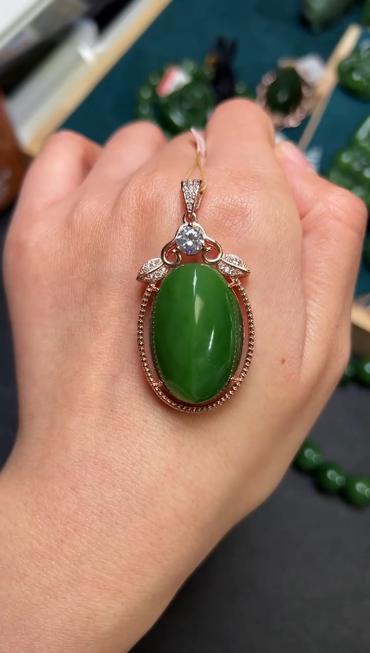 【闪购商品】和田玉（碧玉）颈饰银S925镶嵌碧玉18×29×10左右