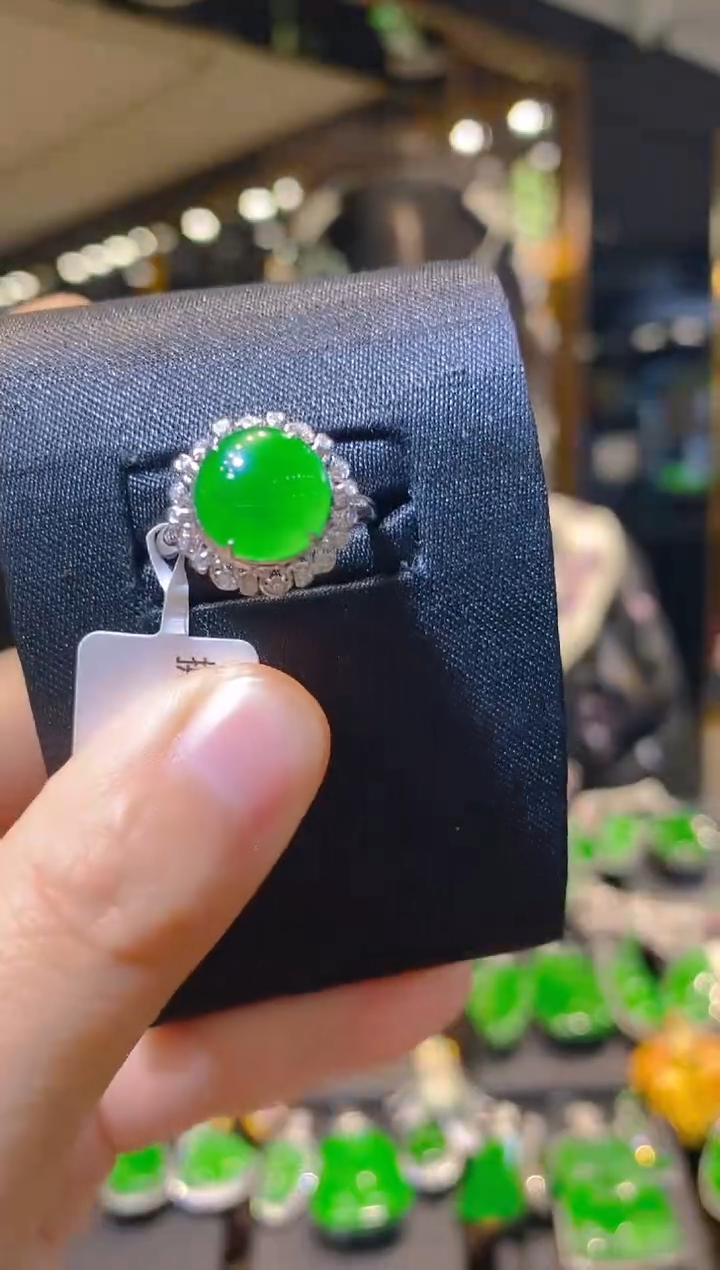 【闪购商品】翡翠戒指18K金镶嵌025   