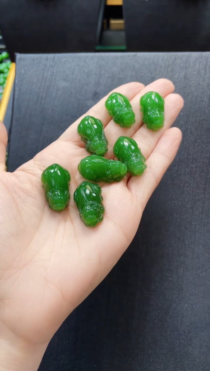 和田玉未镶嵌吊坠(赠链)多样性发一