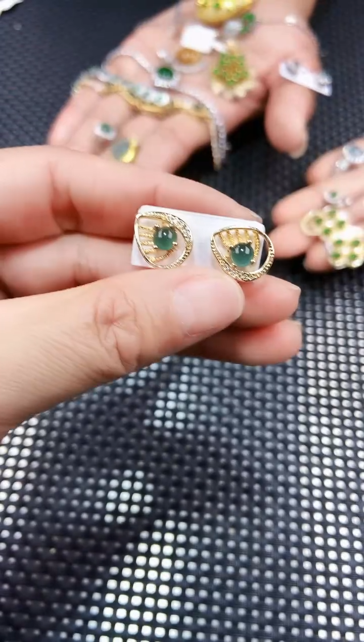 【闪购商品】翡翠耳饰未镶嵌111111111
