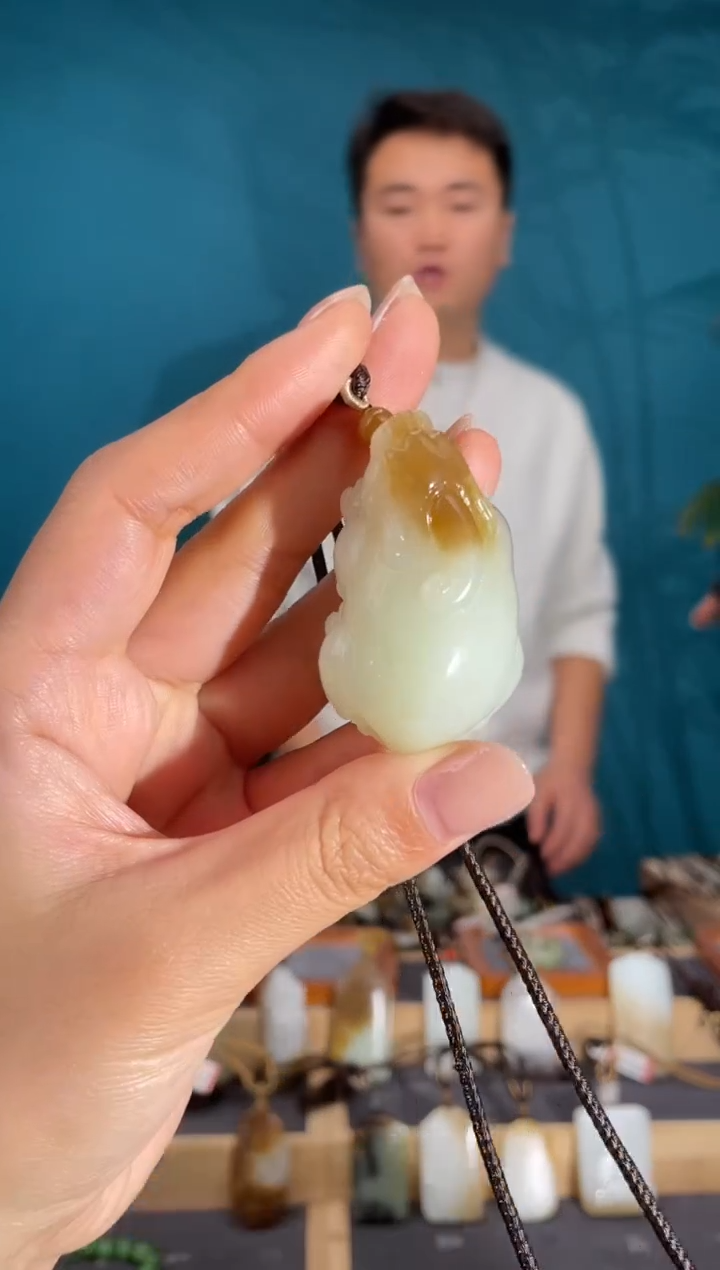 颈饰未镶嵌和田玉1