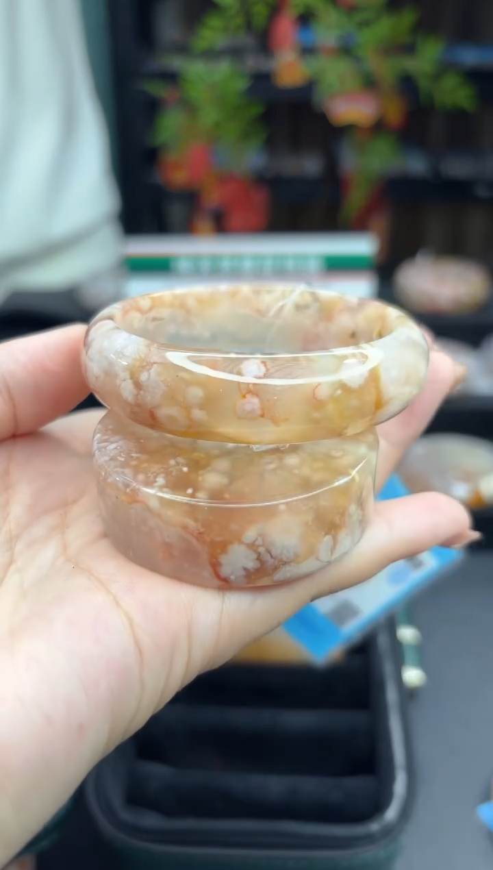 【闪购商品】石英质玉手镯未镶嵌740（55圈赠送镯心）