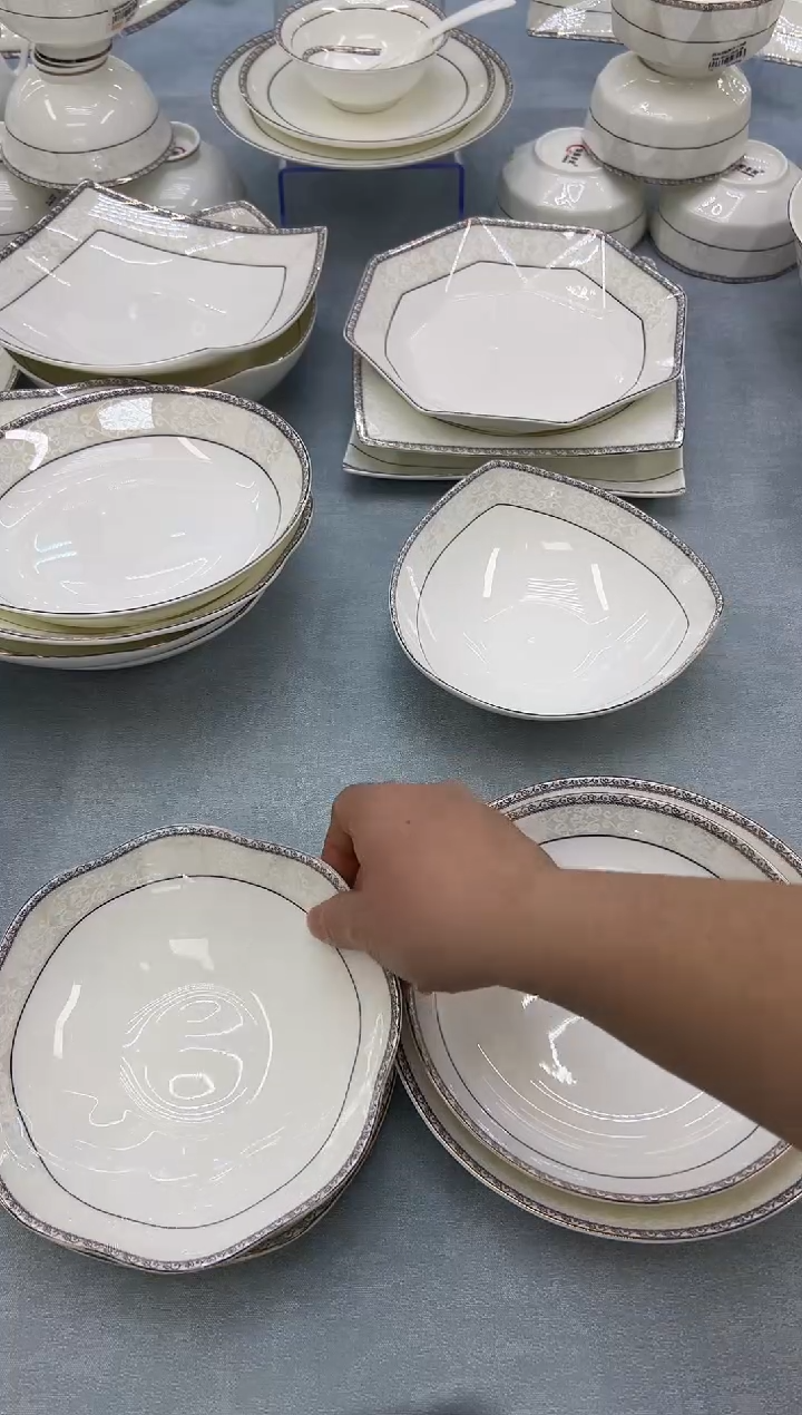 骨瓷玲珑7饭2个8饭2个6三角2个7花2个7方2个