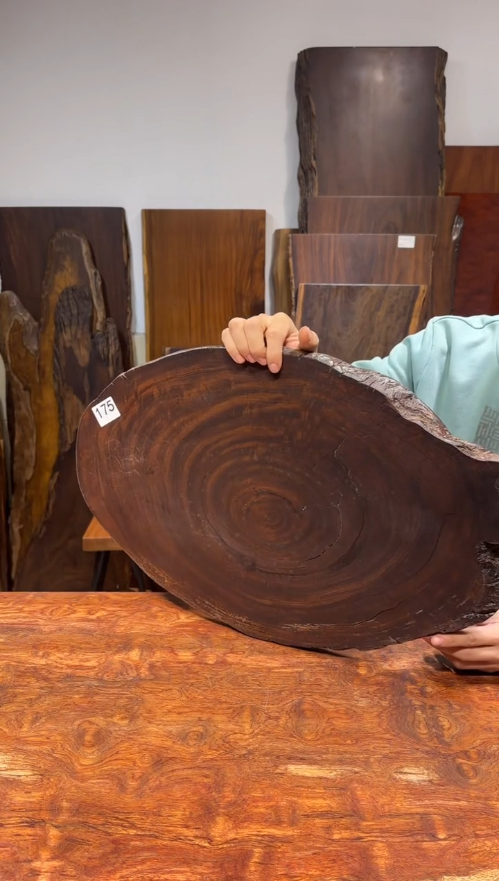 风车木（黑檀木）尺寸60*40*2.5编号175