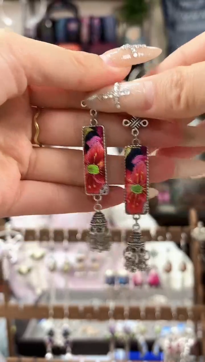 织绣民族风非遗老绣苗银饰品562