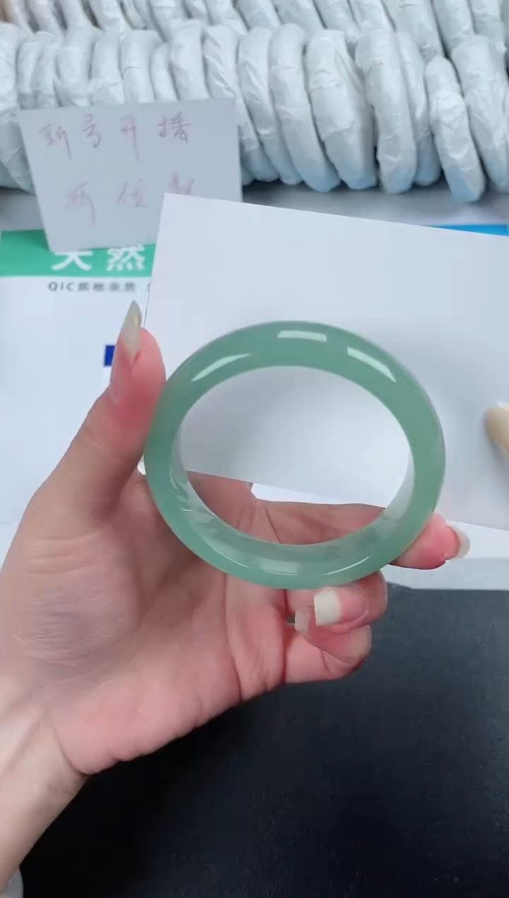 【闪购商品】石英质玉手镯未镶嵌214-53