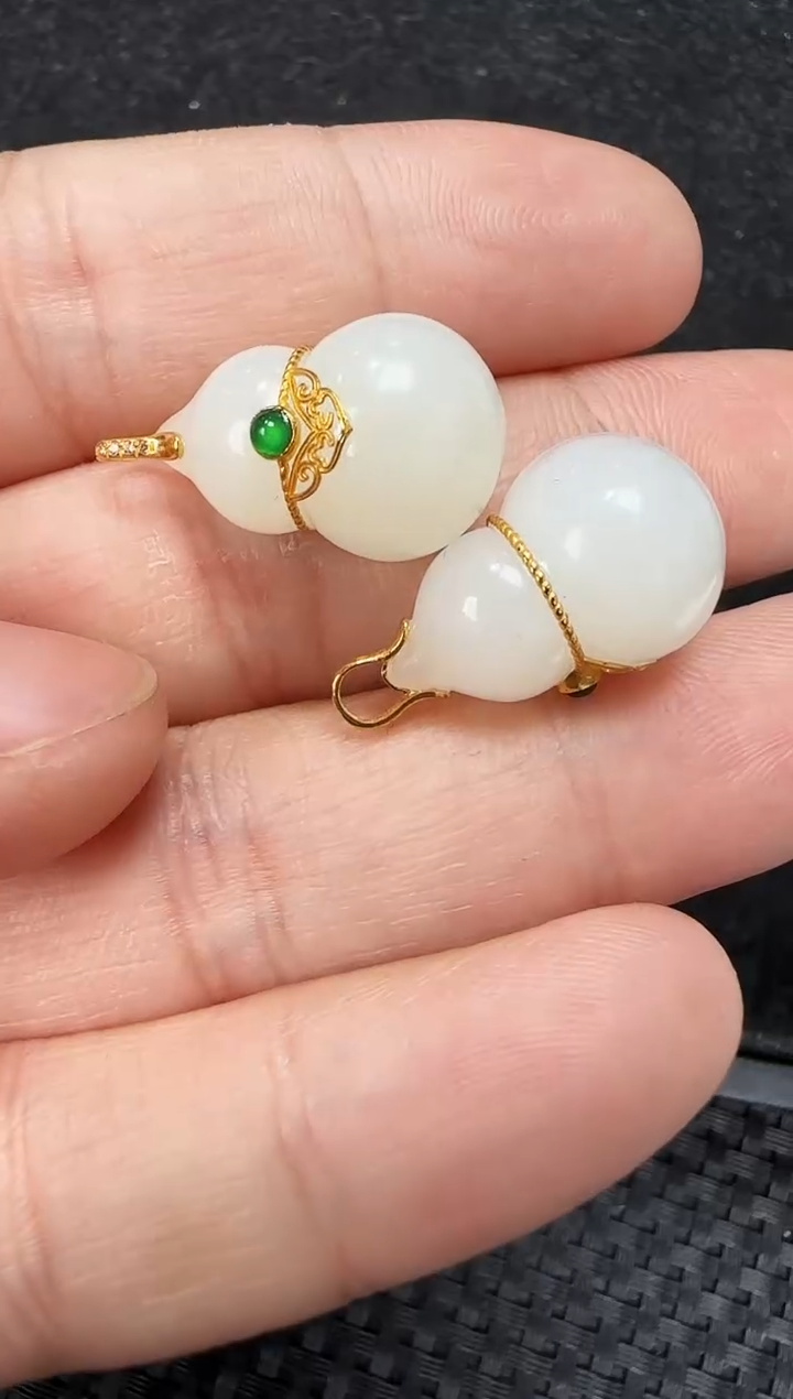 和田玉18K金镶嵌颈饰俄芭莎葫芦多样性发一