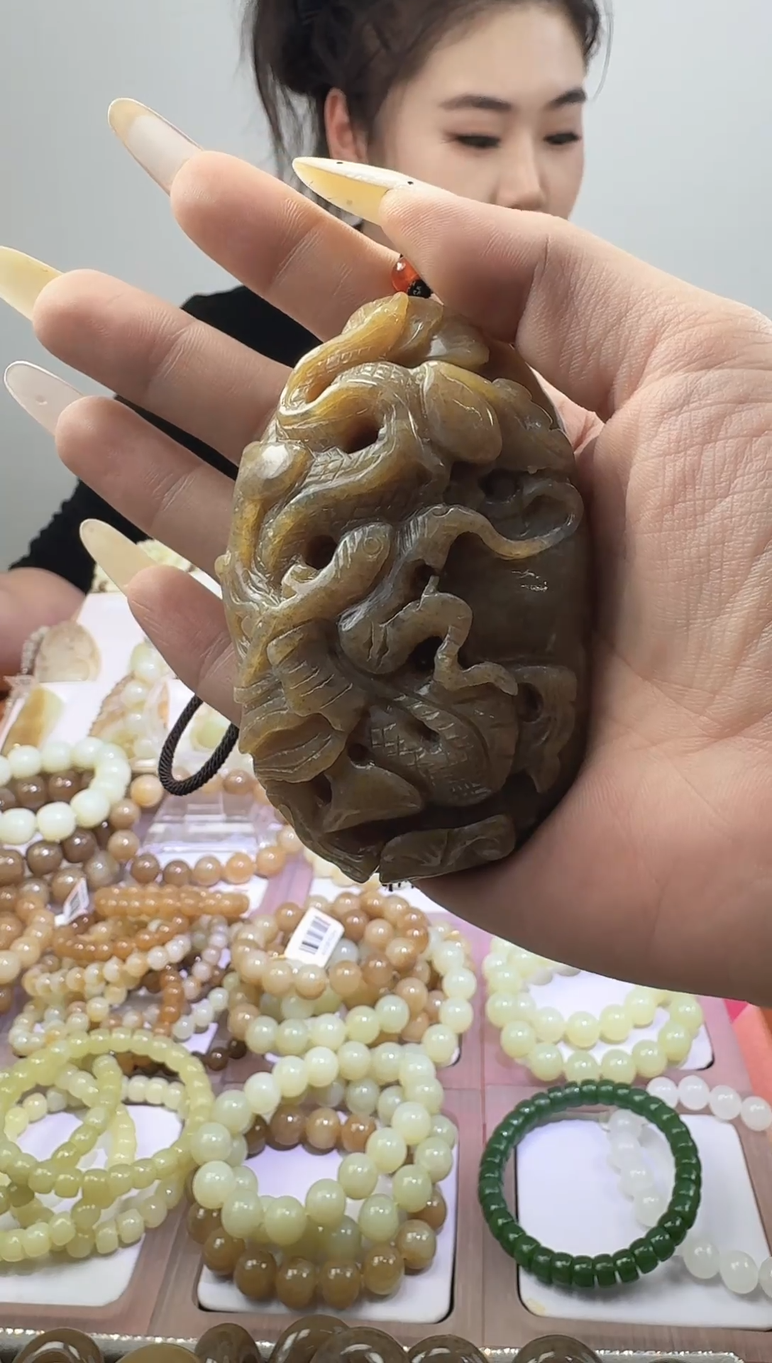 吊坠(赠链)未镶嵌和田玉赠绳