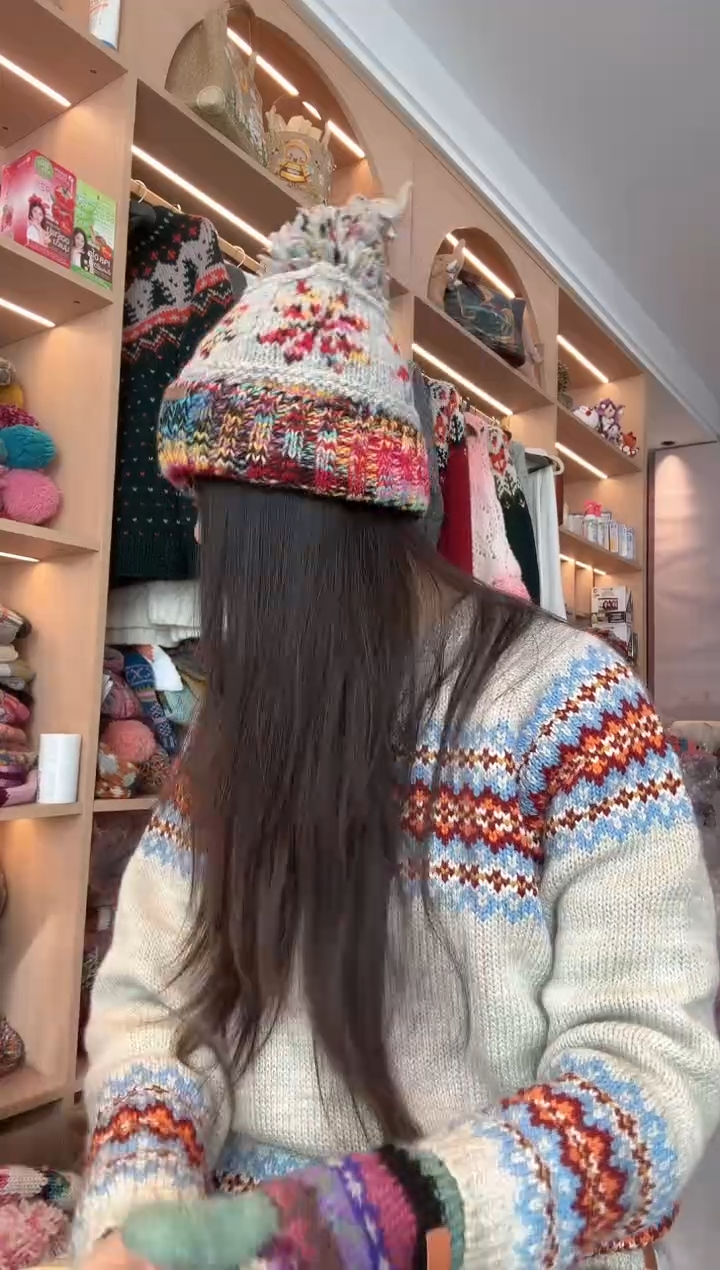 羊毛灰色雪花翻边帽