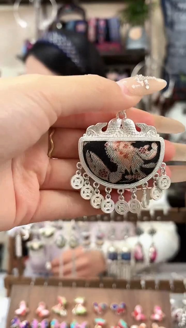 织绣民族风非遗老绣苗银饰品524