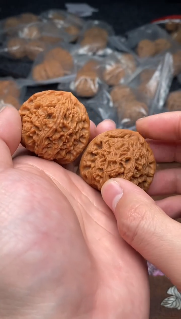 【闪购商品】文玩核桃把件G135号41尺水龙纹