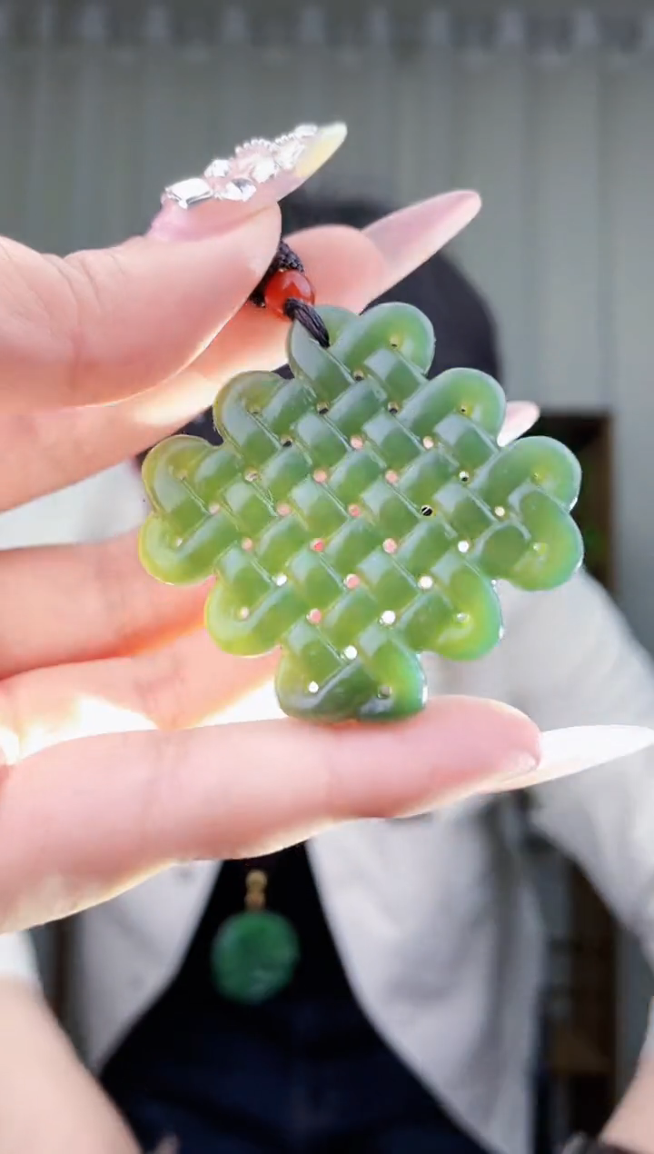 【闪购商品】和田玉挂件未镶嵌拍一发一，多样性发货！