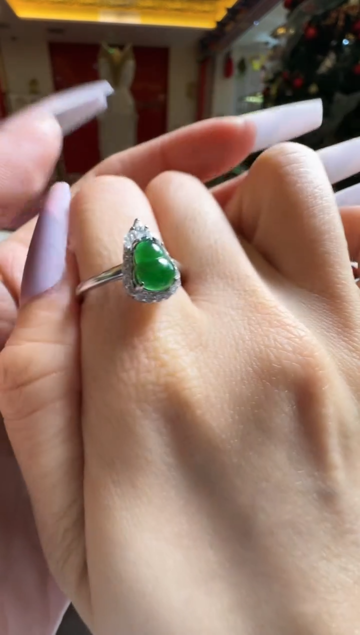 【闪购商品】翡翠吊坠(不含链)未镶嵌翡翠